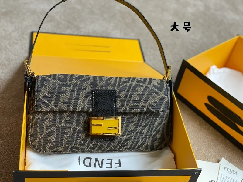 Fendi By The Way bags with a large capacity and a drawstring closureEN   Designer bags by Fendi 228