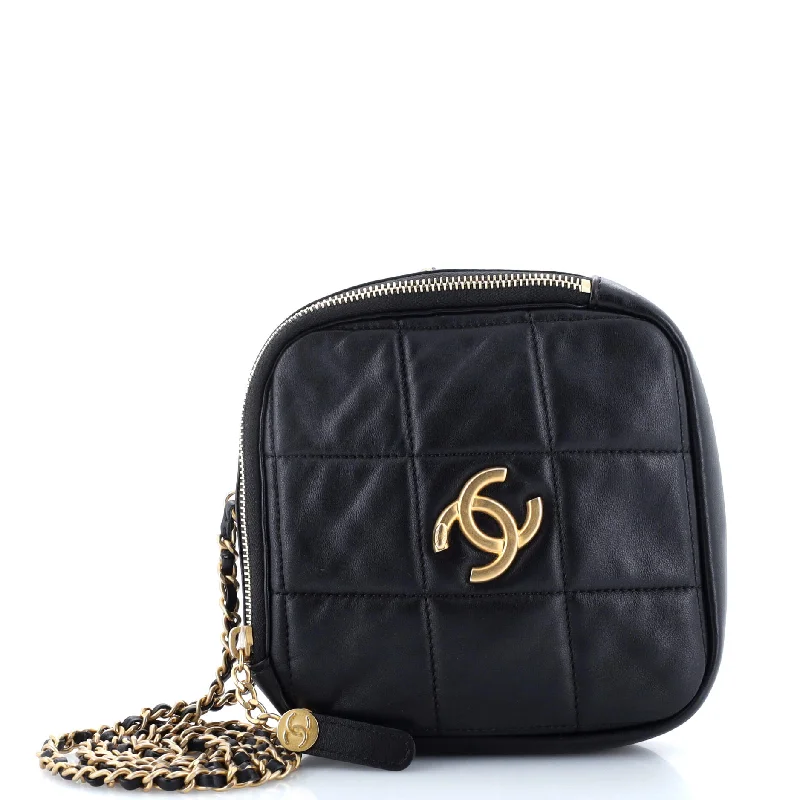 Chanel bags perfect for everyday elegDiamond Chain Crossbody Bag Quilted Lambskin Small