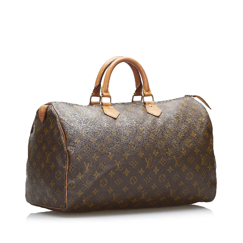 Ladies Louis Vuitton Petite Malle bags with a star - shaped charm for cutenessLouis Vuitton Monogram Speedy 40 (SHG-VR51hI)