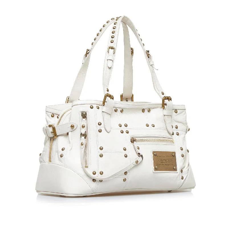 Ladies Louis Vuitton Capucines bags with a detachable shoulder strapLouis Vuitton Sac Riveting (SStDwQ)