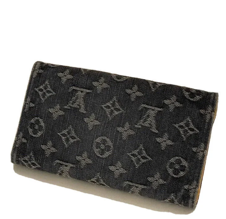 Ladies Louis Vuitton shoulder bags with a single - handle silhouetteLouis Vuitton Portefeuille Amelia Black