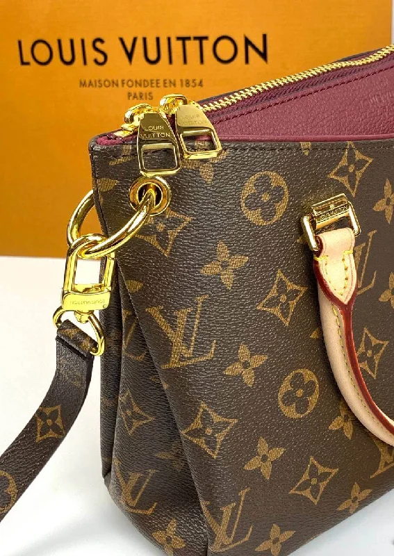 Louis Vuitton Twist bags with the iconic LV - turnlock closureLouis Vuitton PALLAS BB BAG red