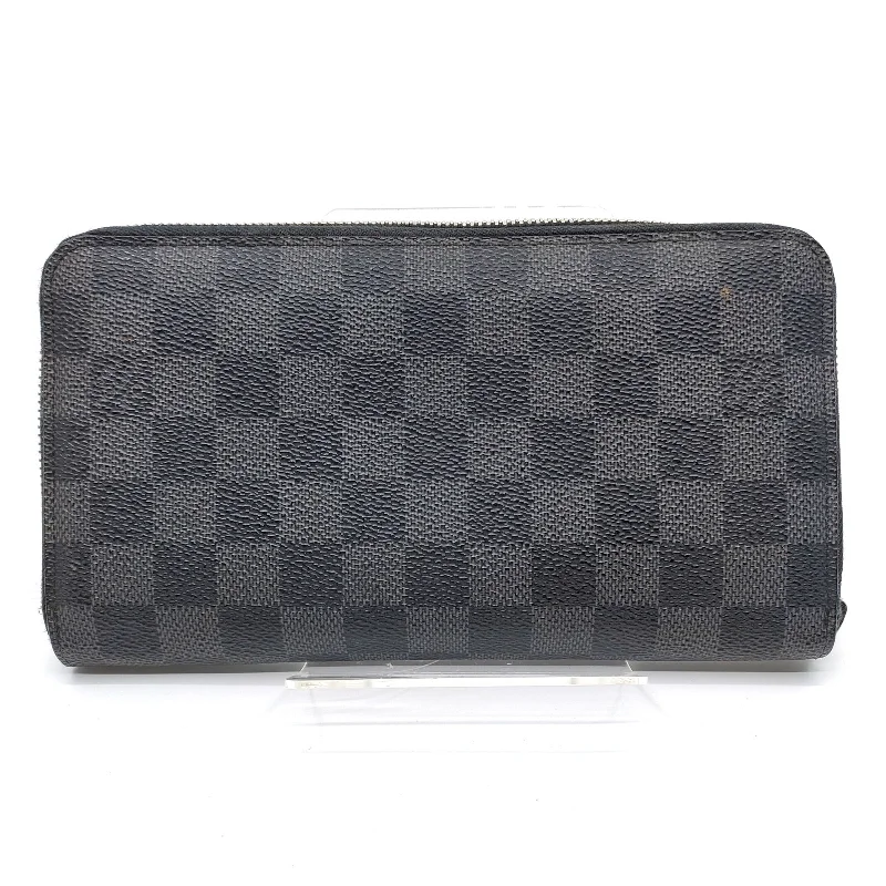 Louis Vuitton backpacks with a sleek, minimalist design for styleLouis Vuitton Organizer Damier Graphite Zippy Wallet