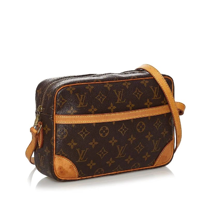 Louis Vuitton backpacks with a padded back panel for comfort during long - wearLouis Vuitton Monogram Trocadero 27 (30023)