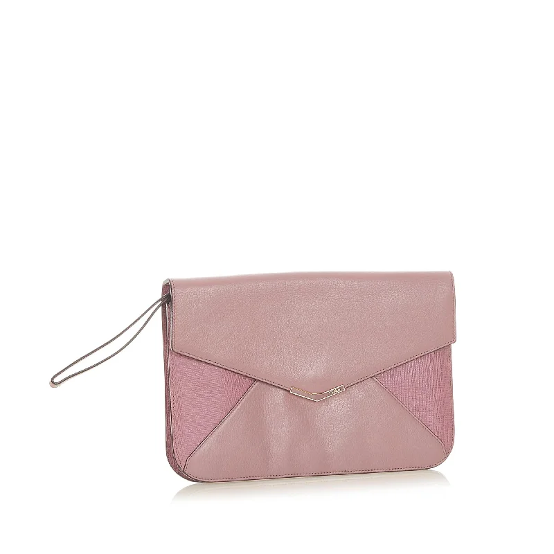 Fendi crossbody bags with a convertible strap that can be worn multiple waysFendi 2Jours Envelope Clutch Bag (SHG-31691)