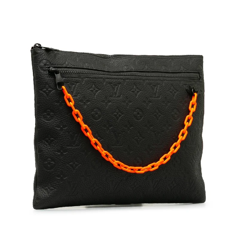 Small - sized Louis Vuitton Pochette Metis bags for a compact carryLouis Vuitton Monogram Taurillon A4 Pouch (oDZOYH)