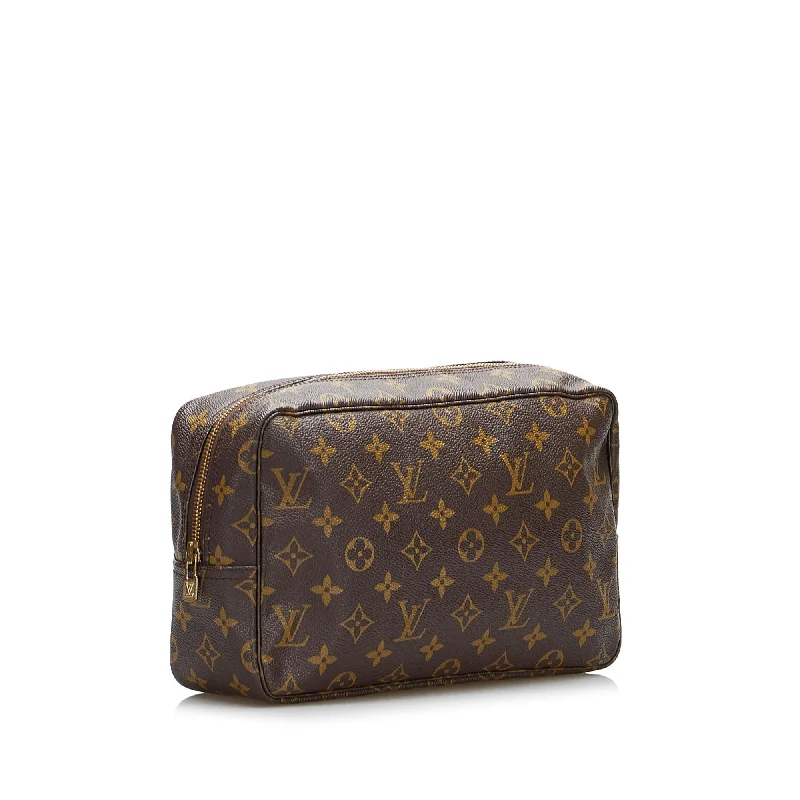 Small - sized Louis Vuitton Pochette Metis bags for a compact carryLouis Vuitton Monogram Trousse Toilette 28 (zjVaOd)