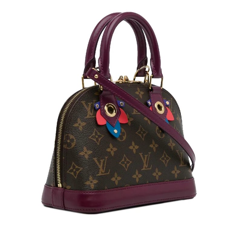 Louis Vuitton Twist bags with a crystal - embellished LV - turnlockLouis Vuitton Monogram Totem Alma BB (eGr70W)