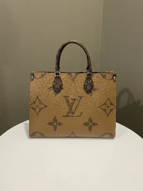 Louis Vuitton Twist bags with a contrast - colored interior for visual interestLouis Vuitton Onthego Tote MM Reversed Monogram