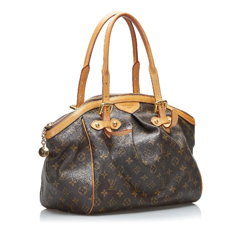 Ladies Louis Vuitton Petite Malle bags in a pastel color for a soft lookLouis Vuitton Monogram Tivoli GM (9znF3F)