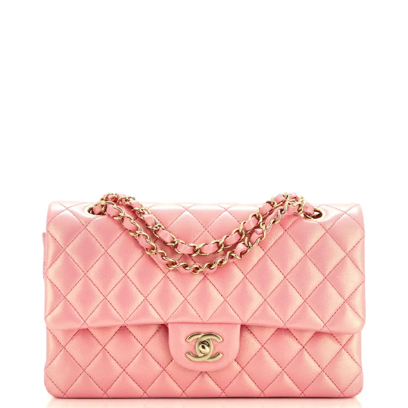 Chanel bags for women with a taste for high fashionClassic Double Flap Bag Quilted Iridescent Lambskin Medium