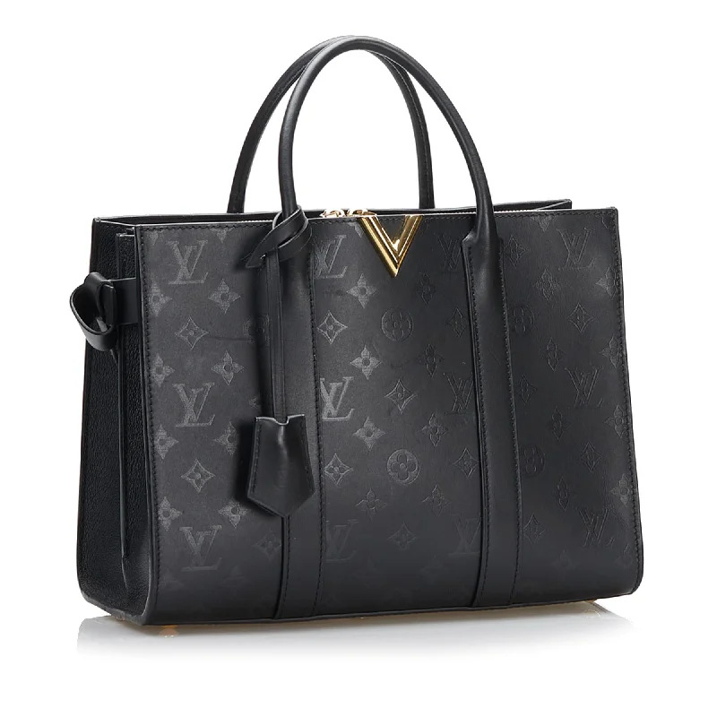 Louis Vuitton crossbody bags with a woven leather strap for textureLouis Vuitton Monogram Very Tote MM (cyyUdu)