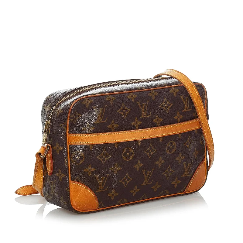 Louis Vuitton bags with a chain - link trim and a leather body for a modern edgeLouis Vuitton Monogram Trocadero 27 (30222)