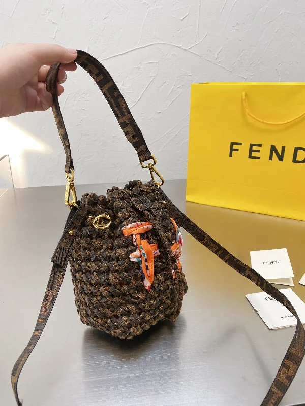 Fendi crossbody bags with a detachable ID holder for easy identificationEN   Designer bags by Fendi 192