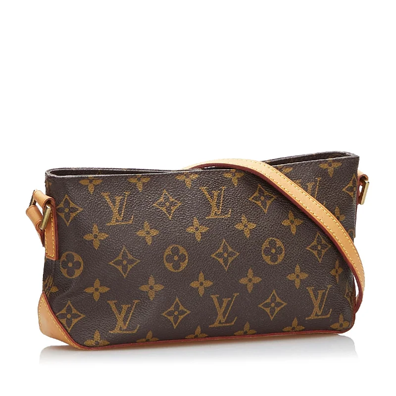 Louis Vuitton handbags with a metal - framed clasp for durabilityLouis Vuitton Monogram Trotteur (AzI9Ev)