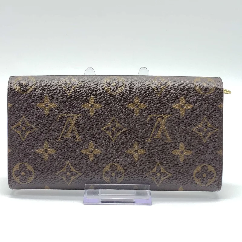 Louis Vuitton Alma bags featuring the signature top - handle designLouis Vuitton Portefeuille Sarah Browns Monogram Wallet