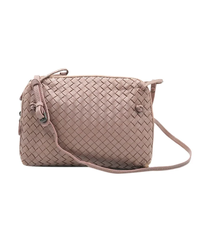 Bottega Veneta bags inspired by Italian craftsmanshipBOTTEGA VENETA INTRECCIATO Shoulder Bag Leather Pink Auth 72460 DBXS1672