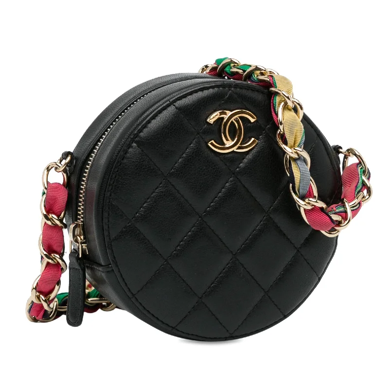 Chanel bags with classic and elegant designsChanel CC Quilted Lambskin Ribbon Round Clutch With Chain (oOGi2u)