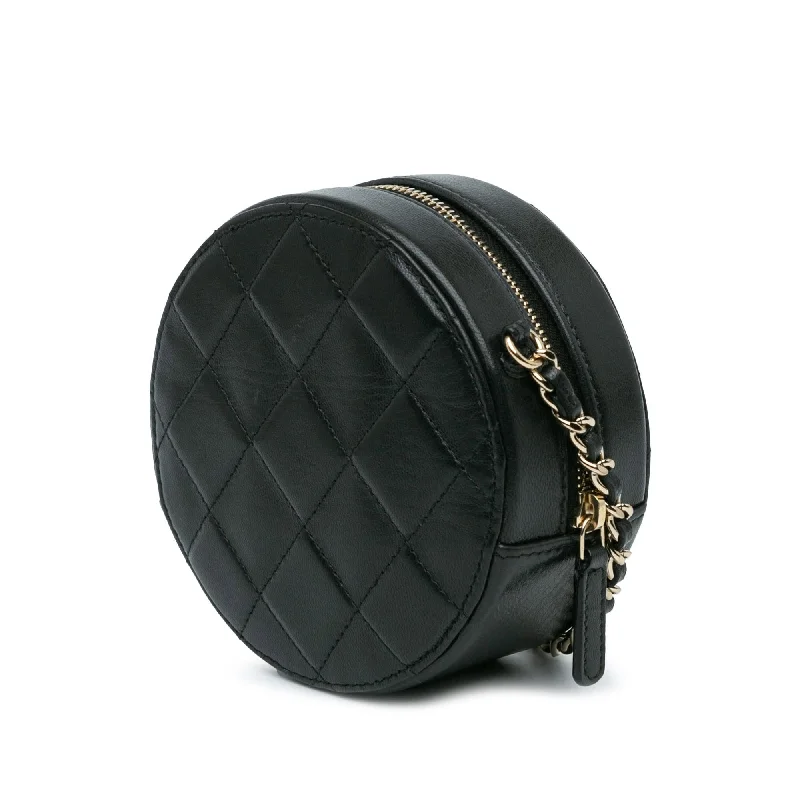 Chanel Quilted Leather Shoulder Bag for FashionistasChanel CC Quilted Lambskin Round Clutch with Chain (vxtHcs)