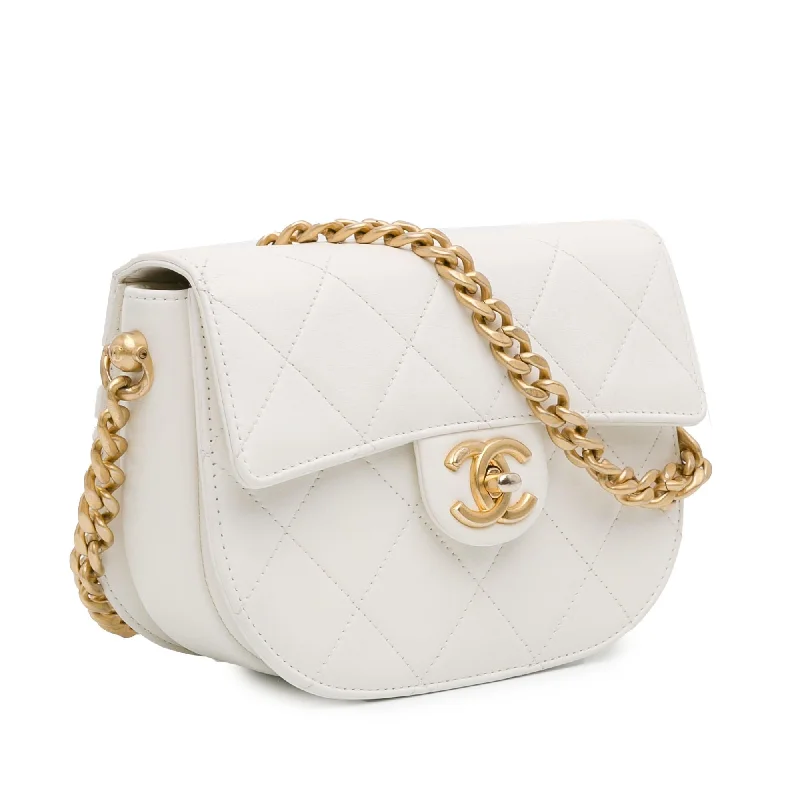 Chanel bags perfect for everyday elegChanel CC Quilted Lambskin Round Moon Messenger Flap (ZHZyok)