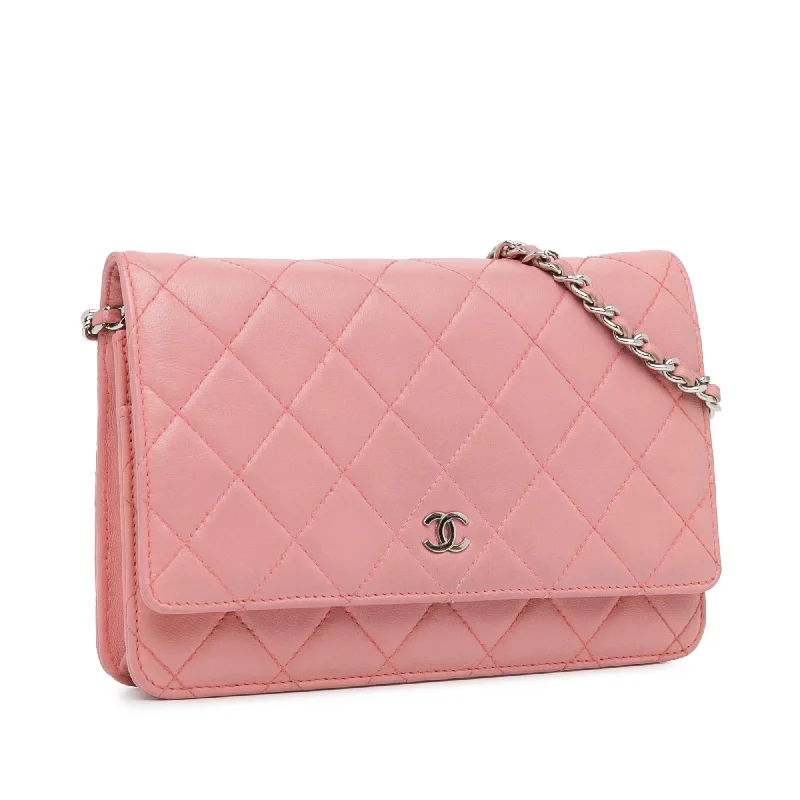 Chanel bags with classic and elegant designsChanel CC Quilted Lambskin Wallet On Chain (eULIFC)