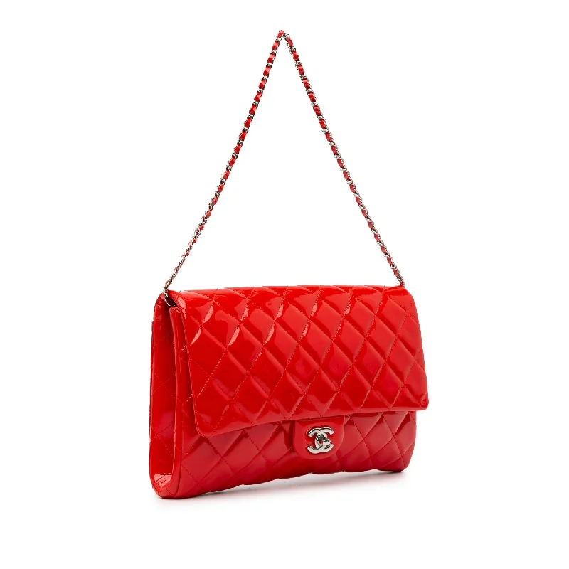 Chanel bags with modern touchesChanel CC Quilted Patent Clutch with Chain (lpgzOs)